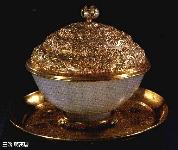 Jade bowl with golden cover and plate, Ming